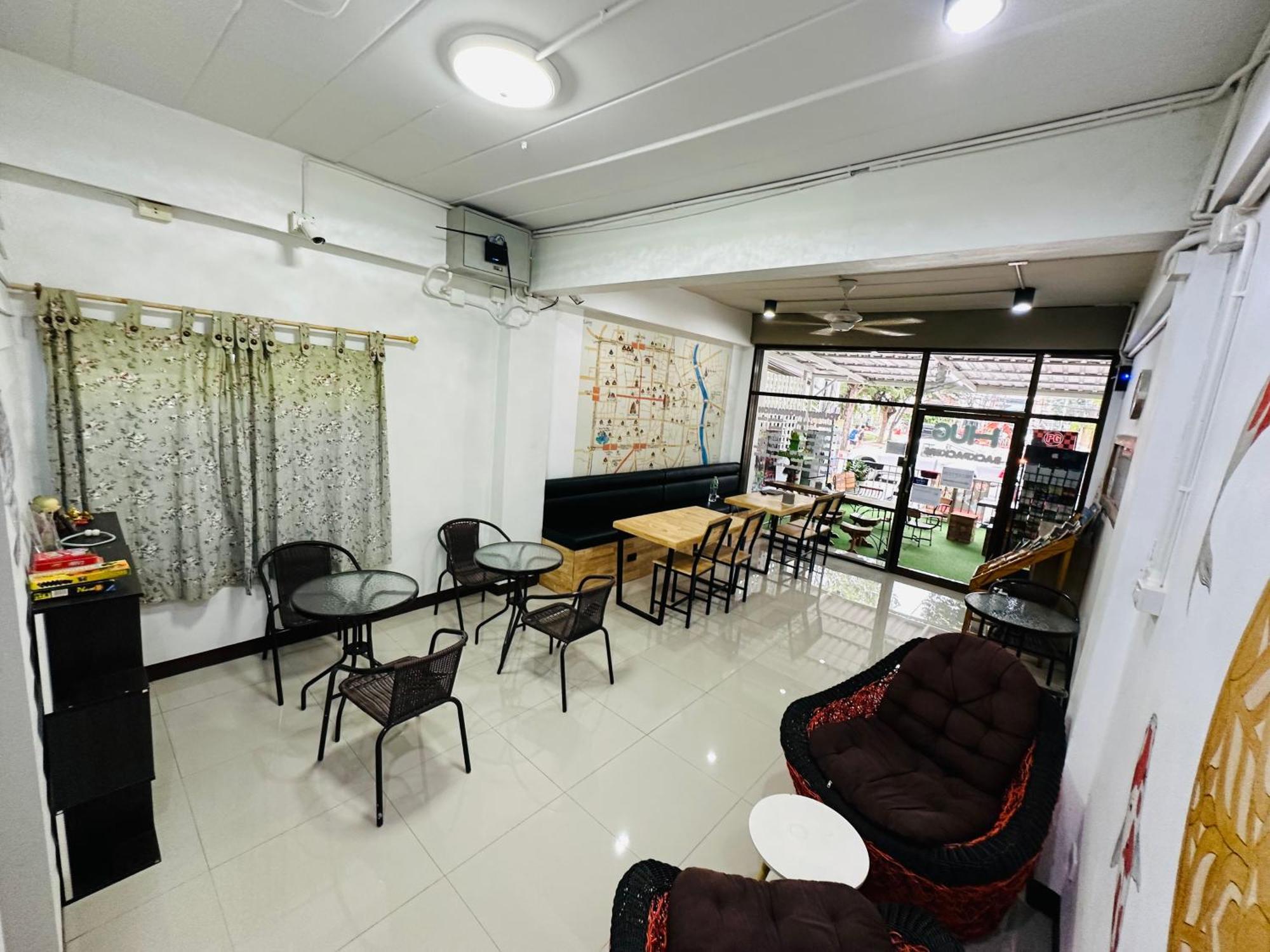 Potae'S House Hostel Chiang Mai Bagian luar foto