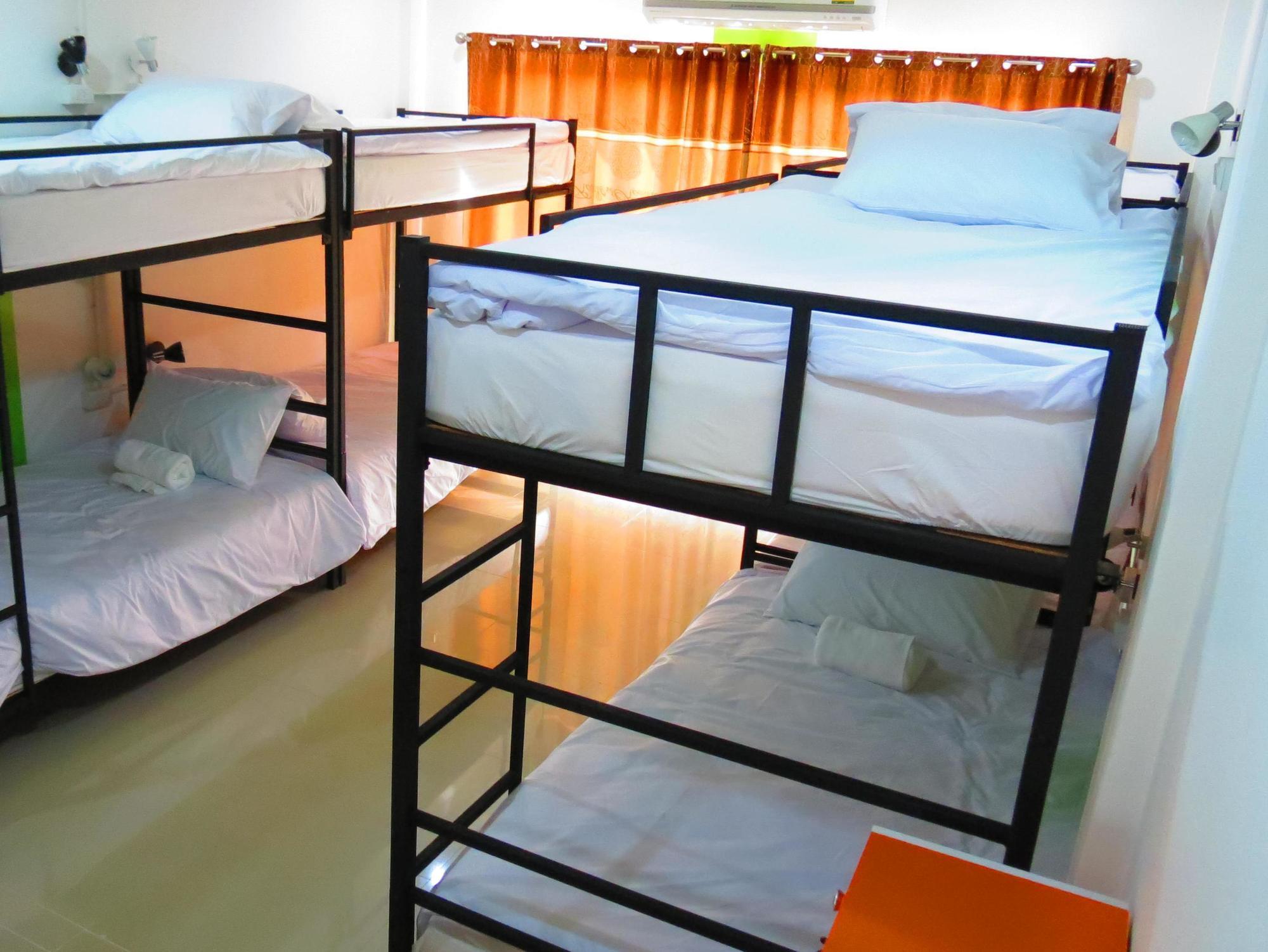 Potae'S House Hostel Chiang Mai Bagian luar foto