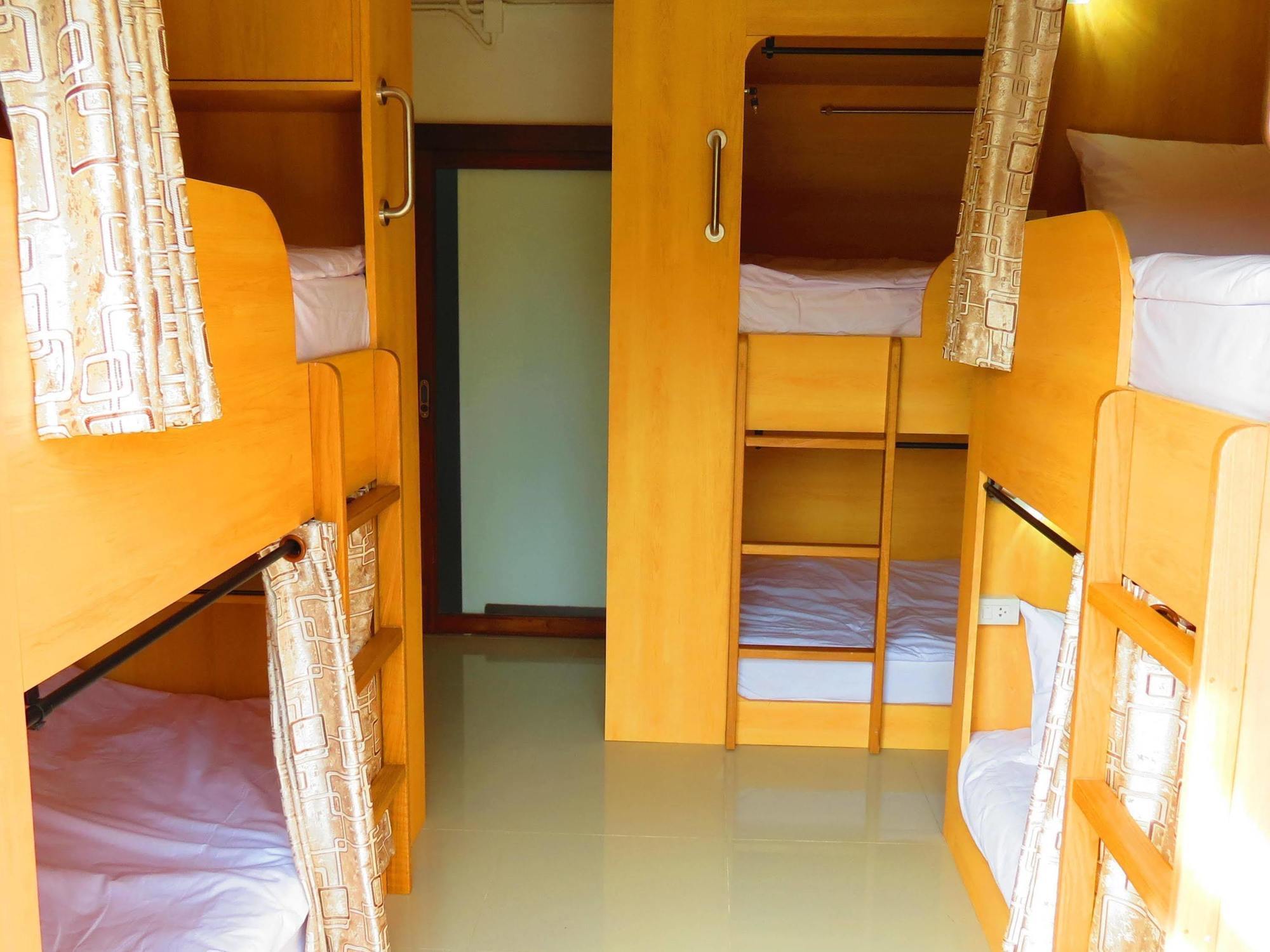 Potae'S House Hostel Chiang Mai Bagian luar foto