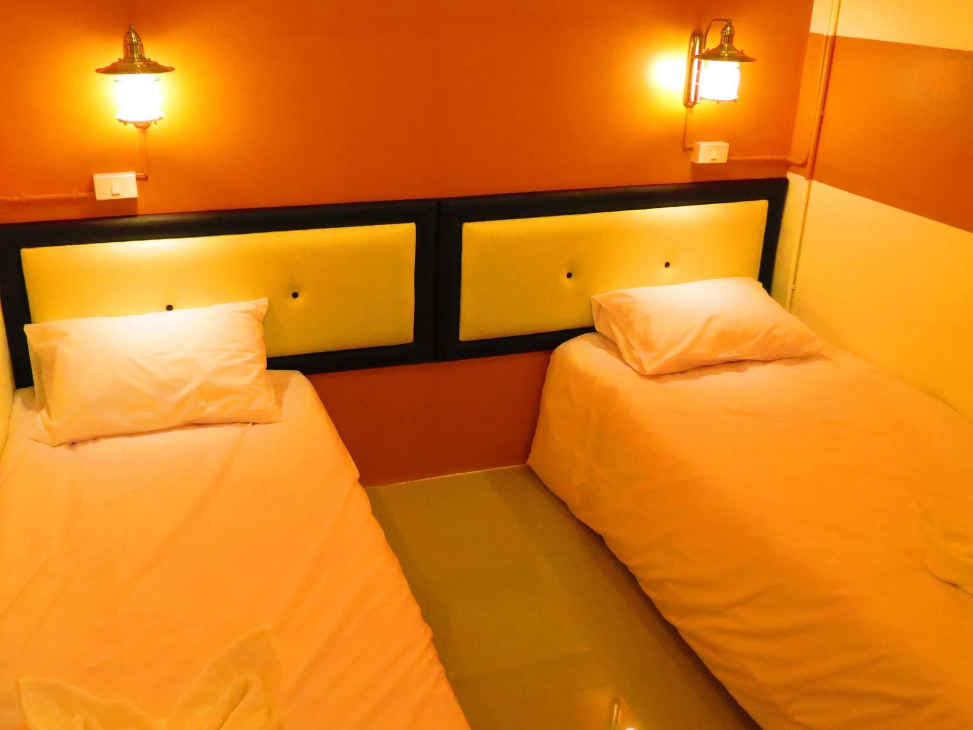 Potae'S House Hostel Chiang Mai Bagian luar foto